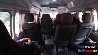 Petite Korean mara fil-stretta big