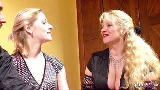 Jóvenes sin experiencia de Pareja recibe ayuda de vecino Maduro en su primer Trío de Mierda