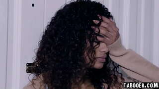 הובנה, בייב Scarlit שערורייה חסון בזמן נעילה