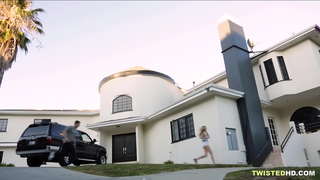 Boyfriend Fucking സമയത്ത് അമ്മ walks in? ആശംസകള്!