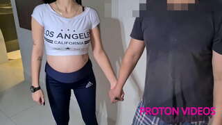 صديقي منتج Brazukas أحضرتها إلى امرأة ، أليسيا ويلر, للقيام بذلك على الأريكة دون الواقي الذكري