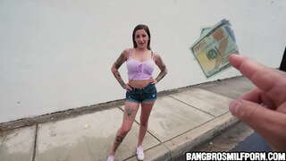 ���្តៅស្ម័នក្មេងទទួលបានបង់ប្រាក់សម្រាប់ការរួមភេទ