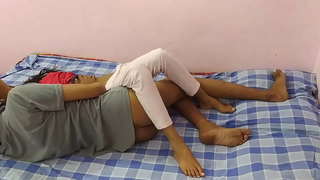 Fata De Colegiu Devine Urât Pe Un Penis În Lenjerie Neagră