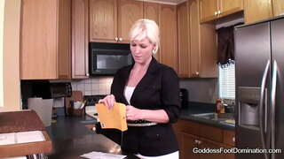 החורגת ציון גרוע