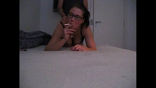 Fumar mientras está follando doggystyle