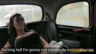 ʱ�대한 juggs Ava 드릴 드라이버에서 뒷좌석이 그의 택시