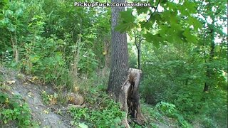 Ny firaisana ara-nofo ivelan'ny trano an-tsehatra blonde