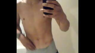 19-godišnjak s ogromnim član