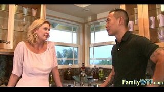 Всичко е в ред, тя свекърва ми 937