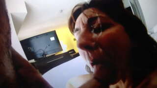 קוגר זונה לוקח עומס עצום על הפנים שלה!