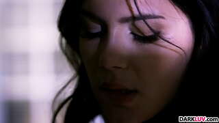 ���ครเป็นพิเศษ BBC งคืนสำหรับ Valentina Nappi