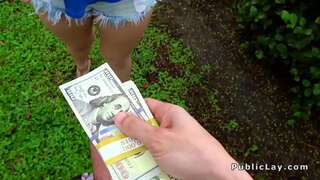 ���ዳዲስ አዲስ blonde bangs ውስጥ ግምገማዎች በአደባባይ