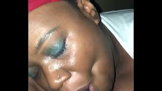 Hän ei voinut lopettaa imee sitä nj