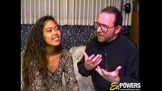 Młoda brązowa raszpla trysnęła sperma po ruchania