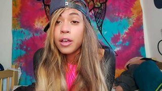 БЕЛӘН ҮЗАРА ХЕЗМӘТТӘШЛЕК ПОКЛОННИКАМИ