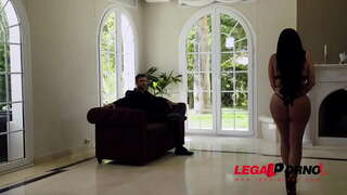 ���ੋਲਾਈਦਾਰ ਲੈਟਿਨ ਨੌਕਰ Kesha Ortega ਲਈ ਸਹਾਇਕ ਹੈ, ਬੌਸ bang ਉਸ ਦੇ ਵੱਡੇ ਚੂਚਕ ਅਤੇ ਬਰਫ ਗੁਲਾਬੀ GP848