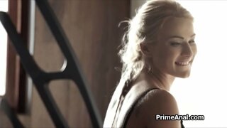 עמוק אנאלי עם בלונדינית שווה