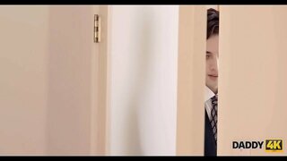 DADDY4K. Gwych rhyw olygfa gan yr hen tad a&#039;r briodferch hardd o