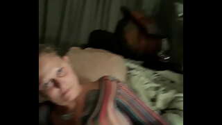 Wahine, tangohia ake e te hoa