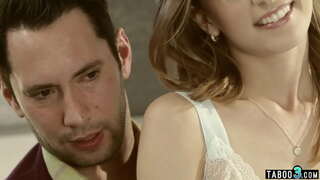 מאָגער סטעפּדאָטער געניצט דורך איר פּערווערטיד סטעפּפאַדער