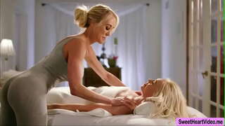 MILF బ్రండి ప్రేమ సహాయపడుతుంది. ఆమె కస్టమర్ లైరా చట్టాలు పూకు reach orgasm