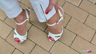 Пляж һәм үҫмерҙәр енси алыу өсөн 50 евро киләсәк өсөн юғары каблук футфетиш